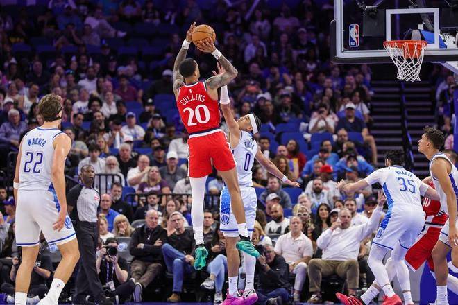 开云体育登录-快船横扫76人，布克三分雨点燃全场