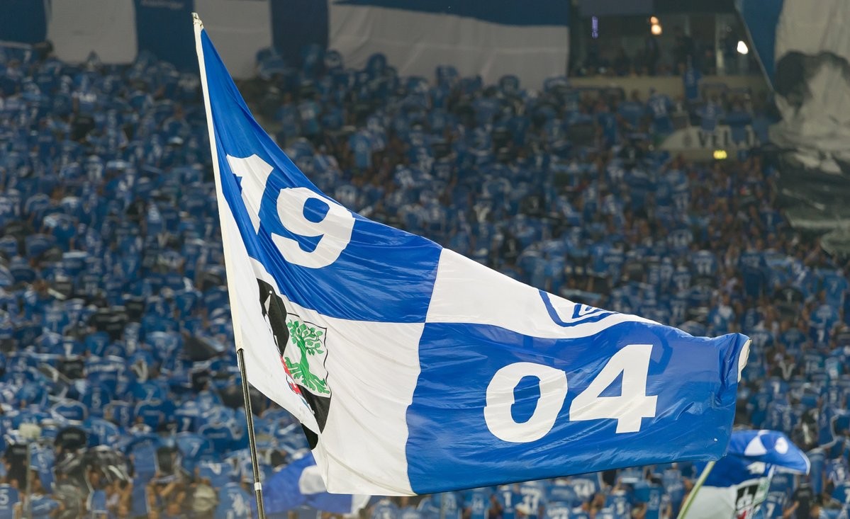 开云APP-沙尔克客场战平，保持不败战绩